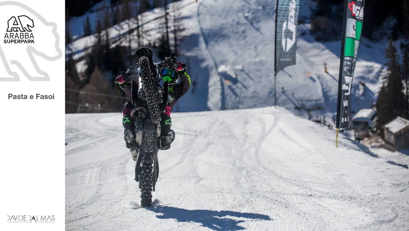 Eröffnungsfeier des Snowparks- zu sehen auf ITALIA 1
