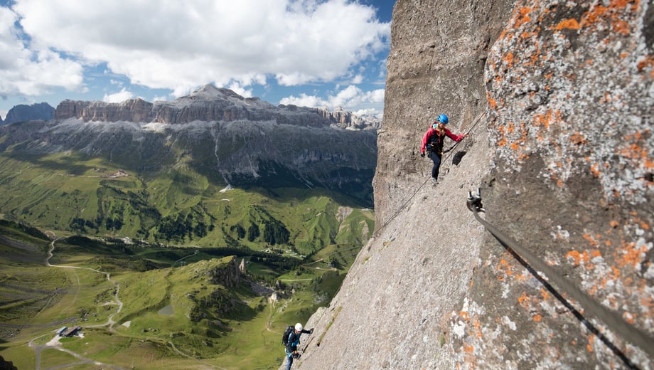 KLETTERSTEIGE IN DEN DOLOMITEN