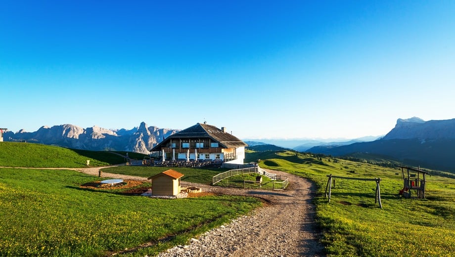 PRALONGIÀ ALPINE HUT