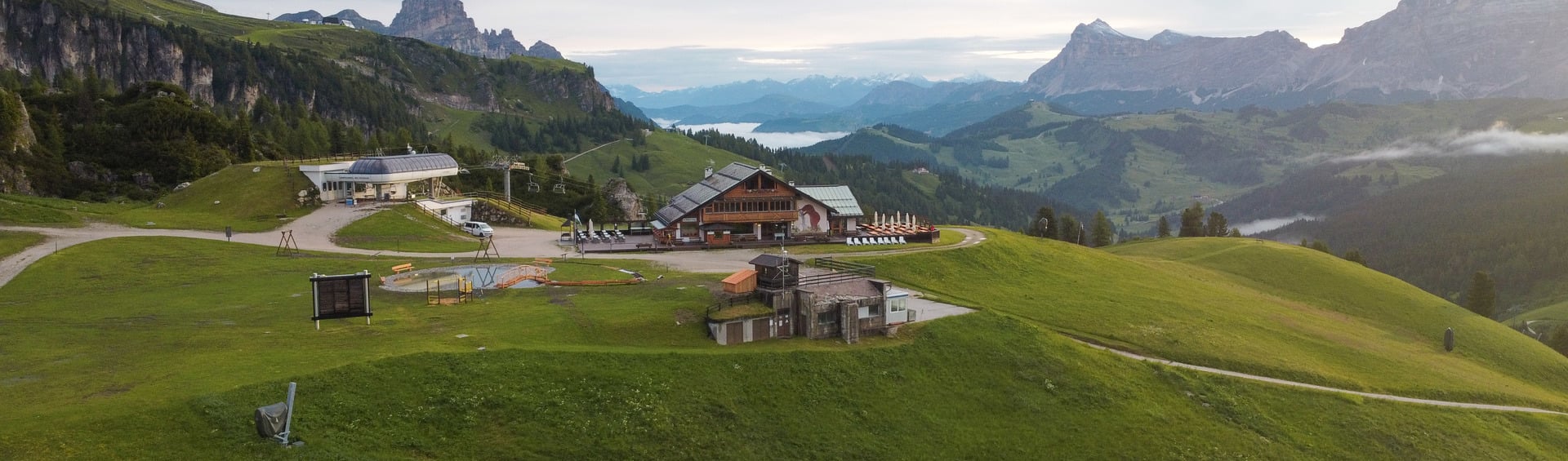 Bec de Roces Mountain Hut
