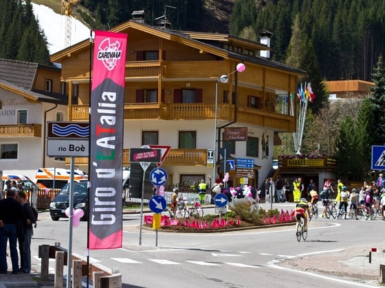 Doppia maglia rosa per Arabba