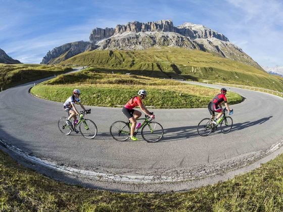 L’ESTATE DI ARABBA: UN COLPO DI PEDALE PER SPINGERSI A UN PASSO DAL CIELO