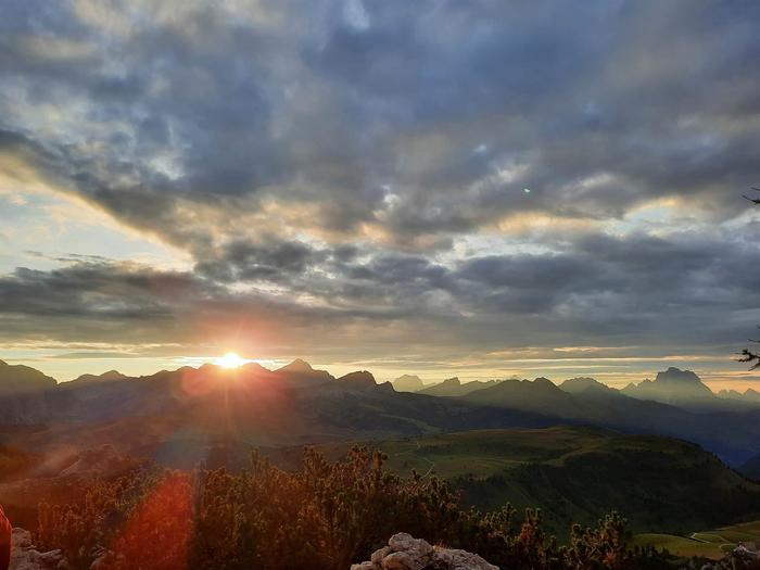 Take in the sunrise from a unique perspective: Sunrise on Bec de Roces