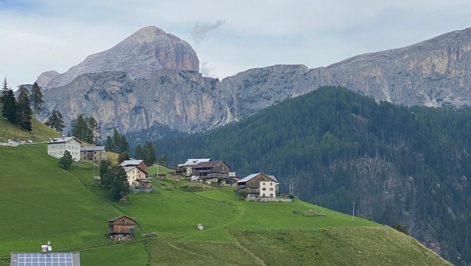 Der Weiler Palla, Agai und Pieve di Livinallongo