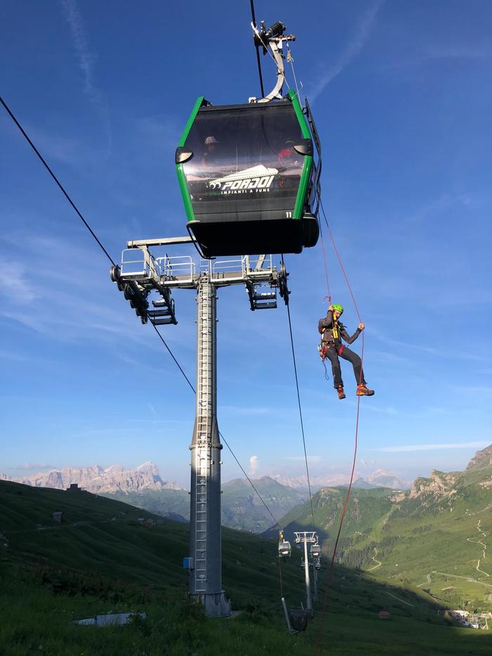 Alpine Rescue drill Livinallongo: cable car evacuation simulation