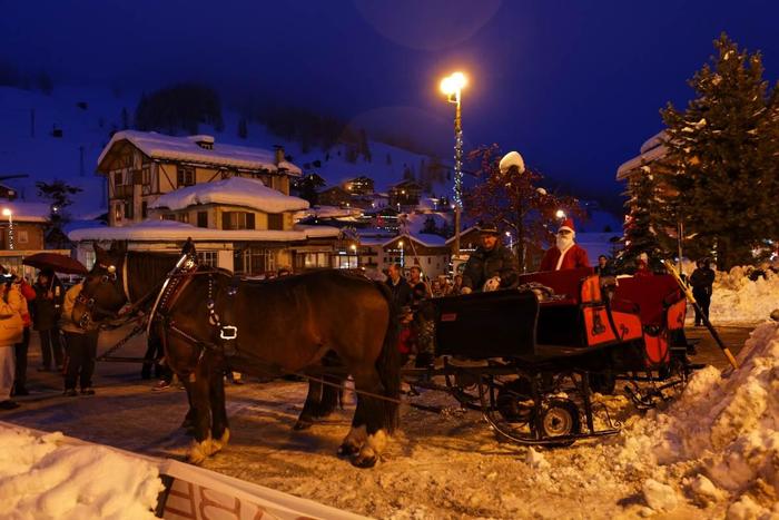 Babbo Natale in piazza ad Arabba