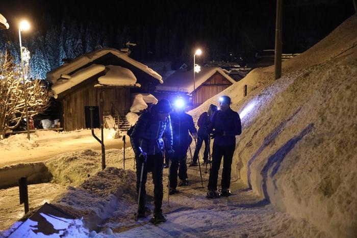 Snowshoeing by night "Colm de Luna"