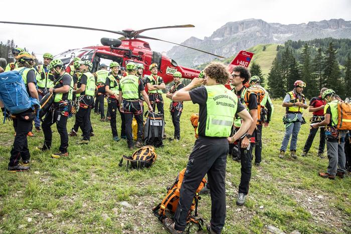 Inaugurazione del nuovo mezzo del Soccorso Alpino di Livinallongo