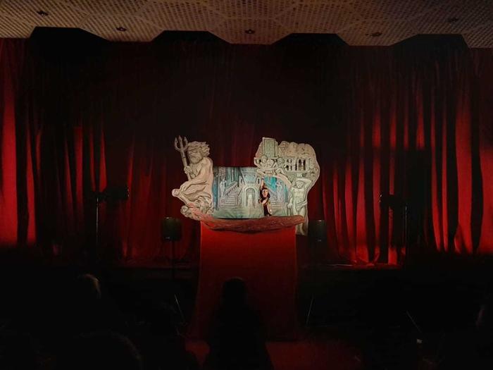 Vorfuhrung der Puppenspieler