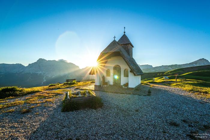Holy mass at the little church of Pralongià